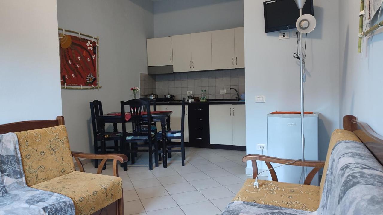10 Apartmants Olimpia Mir Дуррес Екстер'єр фото